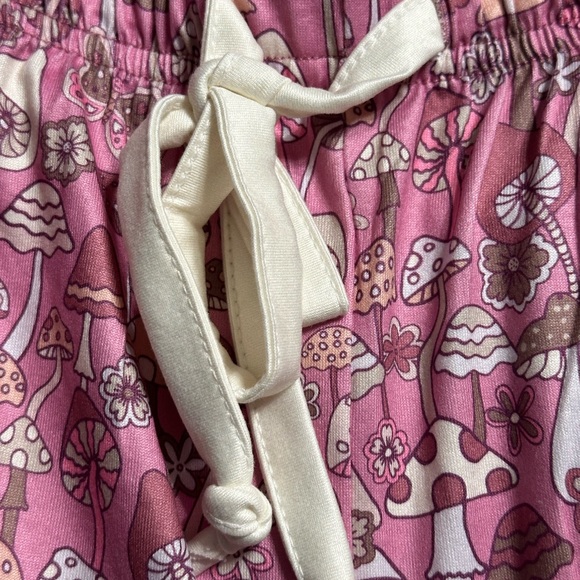 NWT Pink Mushroom Notch Collar Short Pajama Set Pink White Taupe - Picture 10 of 11